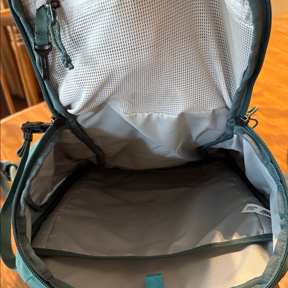 REI Rucksack Backpack 18L - Picture 4 of 4